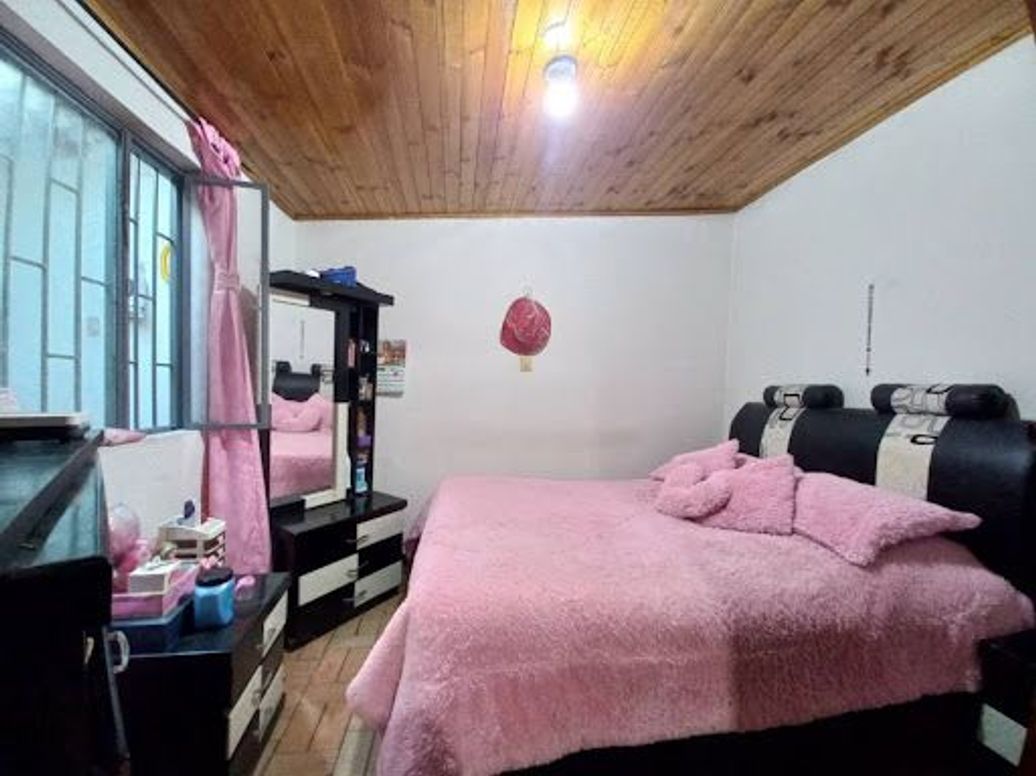 Casa de 9 alcobas en venta en Ciudad Kennedy Sur, Bogotá, 223 m² · foto 8 de 20