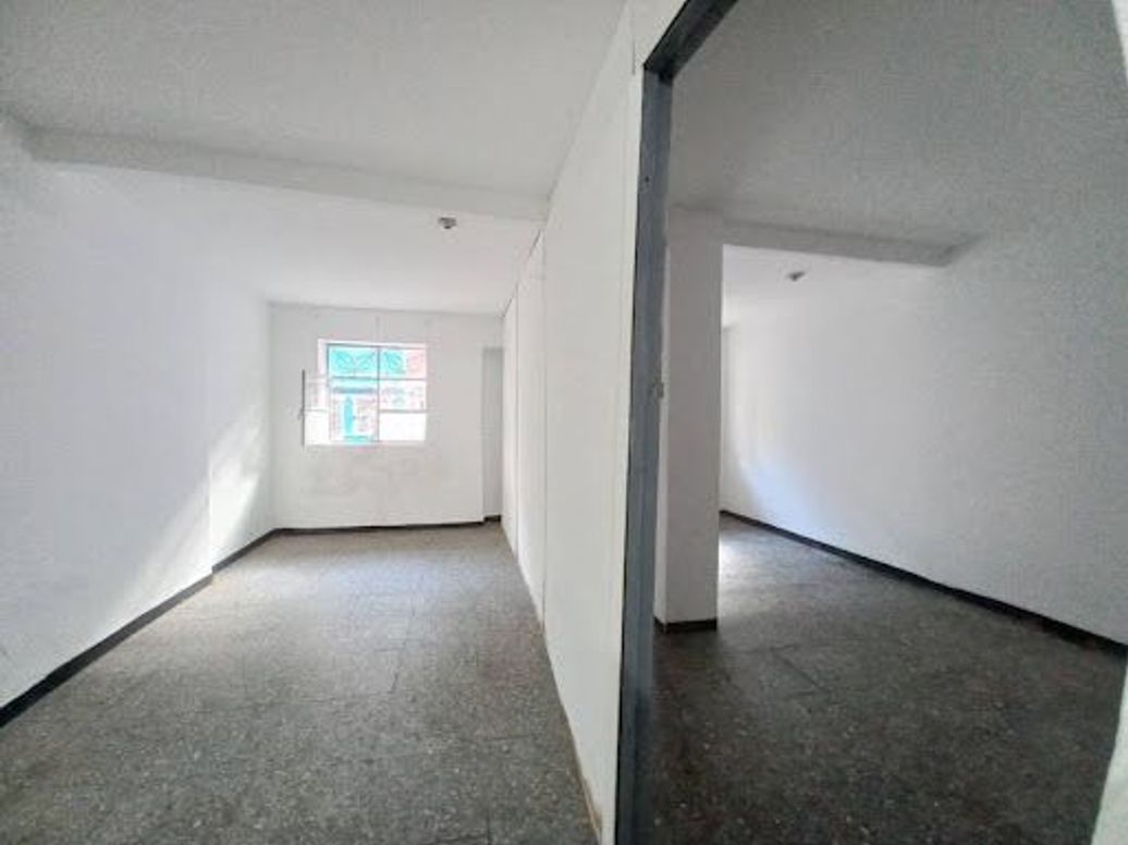 Casa de 9 alcobas en venta en Ciudad Kennedy Sur, Bogotá, 223 m² · foto 2 de 20