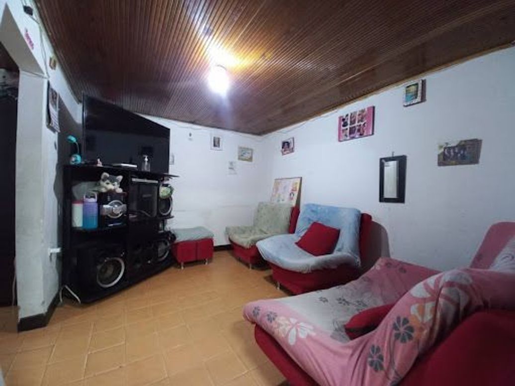 Casa de 9 alcobas en venta en Ciudad Kennedy Sur, Bogotá, 223 m² · foto 13 de 20
