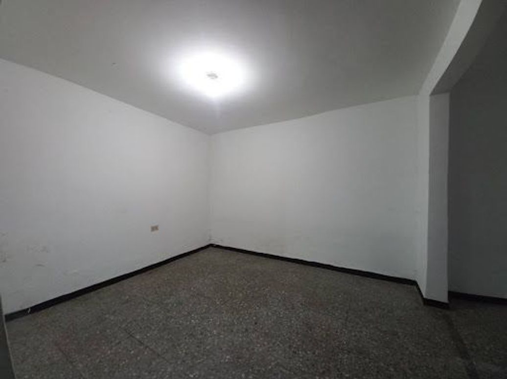 Casa de 9 alcobas en venta en Ciudad Kennedy Sur, Bogotá, 223 m² · foto 3 de 20