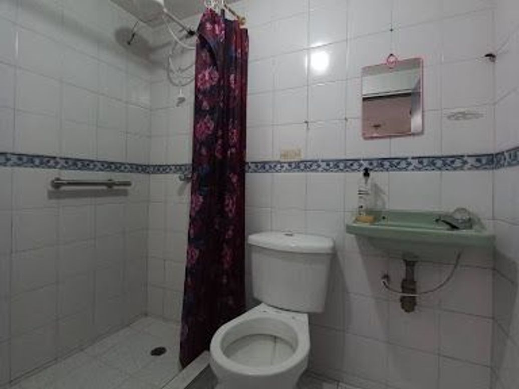 Casa de 9 alcobas en venta en Ciudad Kennedy Sur, Bogotá, 223 m² · foto 7 de 20
