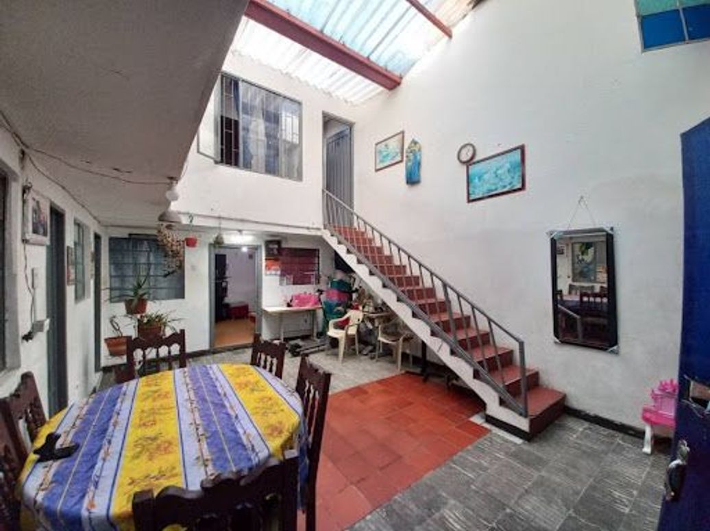 Casa de 9 alcobas en venta en Ciudad Kennedy Sur, Bogotá, 223 m² · foto 5 de 20