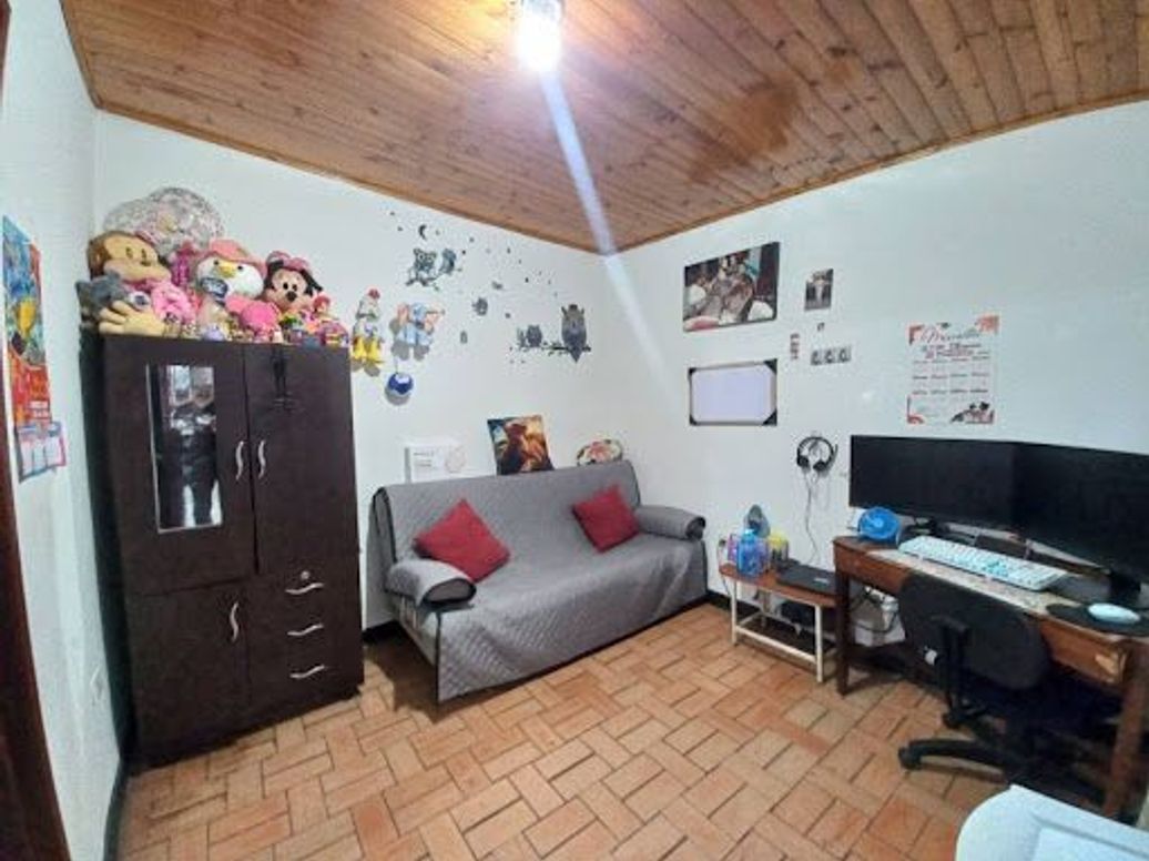 Casa de 9 alcobas en venta en Ciudad Kennedy Sur, Bogotá, 223 m² · foto 10 de 20