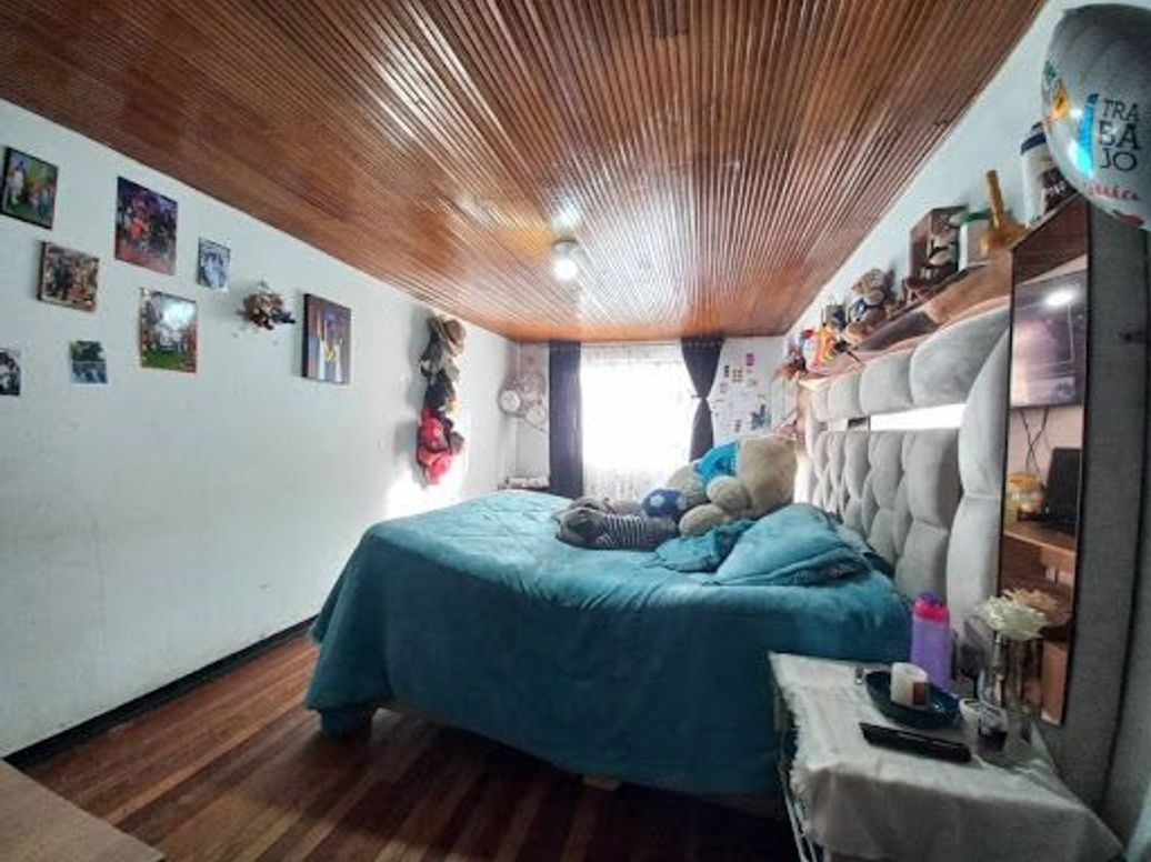 Casa de 9 alcobas en venta en Ciudad Kennedy Sur, Bogotá, 223 m² · foto 19 de 20