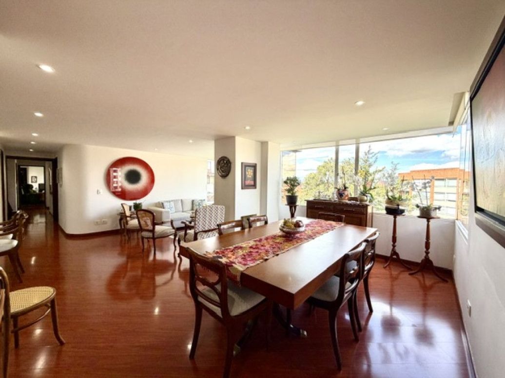 Apartamento de 3 alcobas en arriendo en Santa Barbara Central, Bogotá, 169 m² · foto 2 de 20