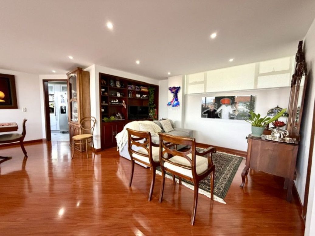 Apartamento de 3 alcobas en arriendo en Santa Barbara Central, Bogotá, 169 m² · foto 8 de 20