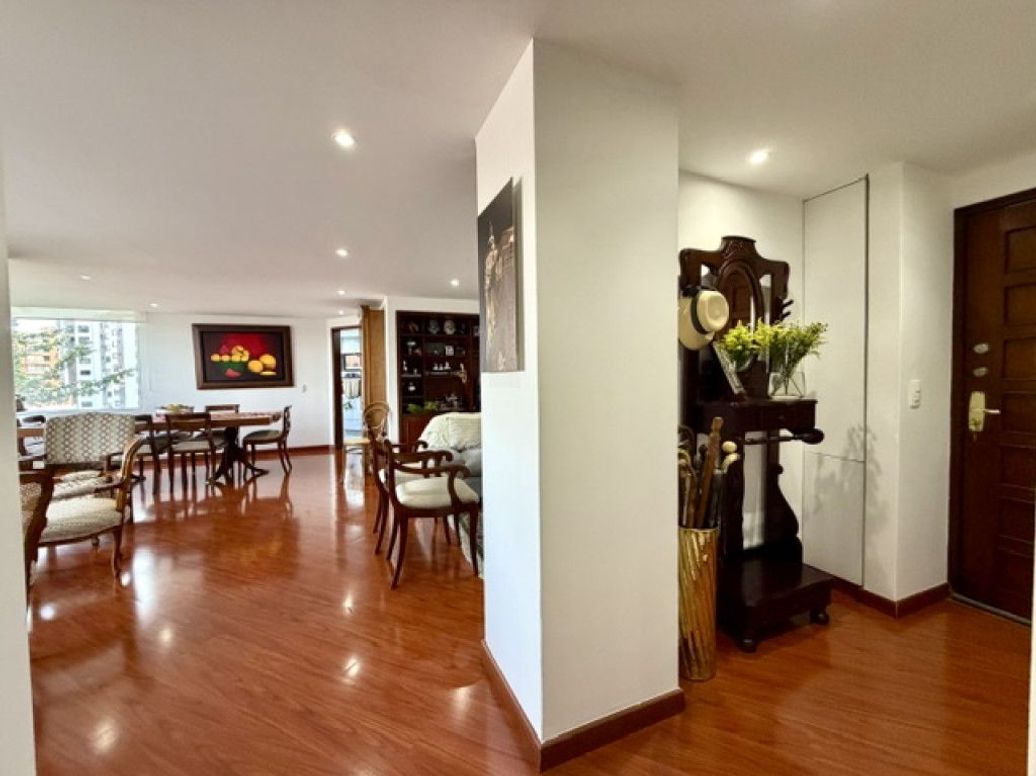 Apartamento de 3 alcobas en arriendo en Santa Barbara Central, Bogotá, 169 m² · foto 9 de 20