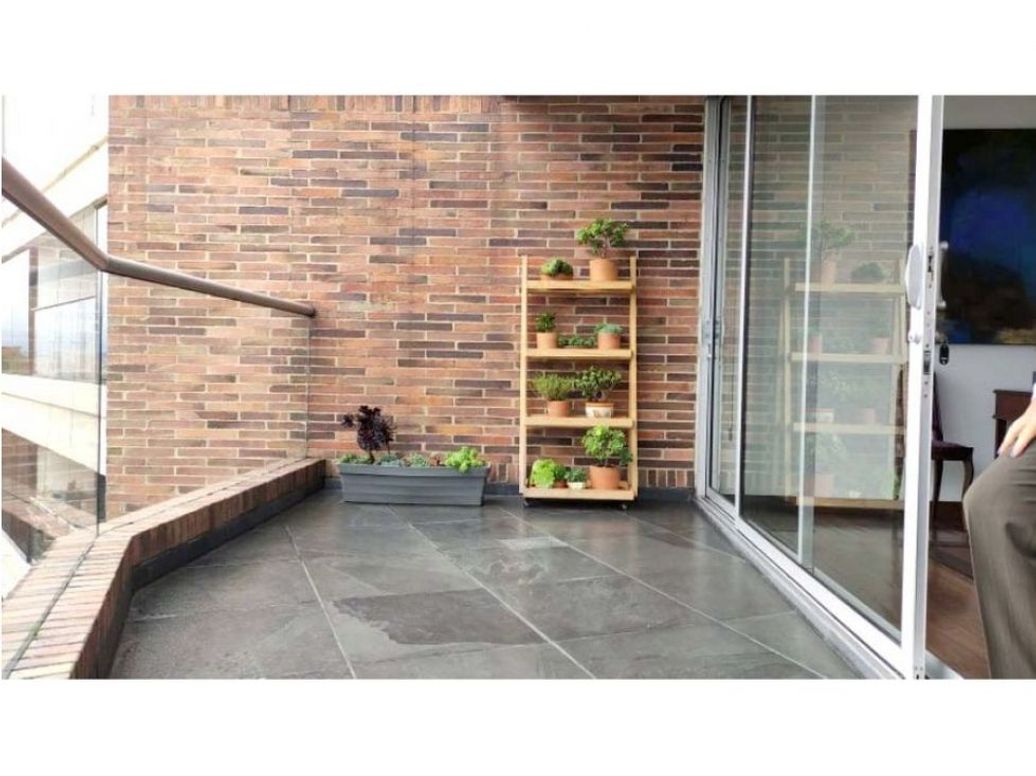 Apartamento de 2 alcobas en venta en Chicó Alto, Bogotá, 183 m² · foto 2 de 19
