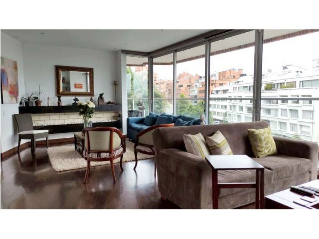 Apartamento de 2 alcobas en venta en Chicó Alto, Bogotá, 183 m² · foto 4 de 19