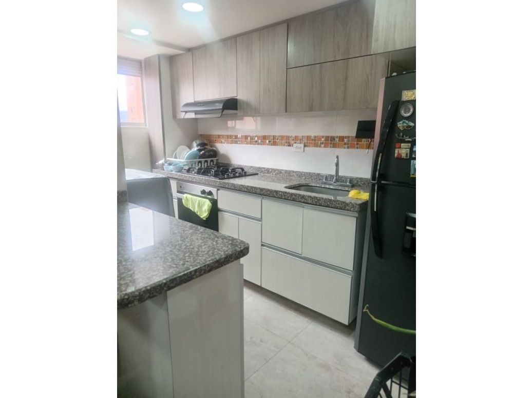 Apartamento de 3 alcobas en venta en El Ensueño, Bogotá, 58 m² · foto 2 de 19