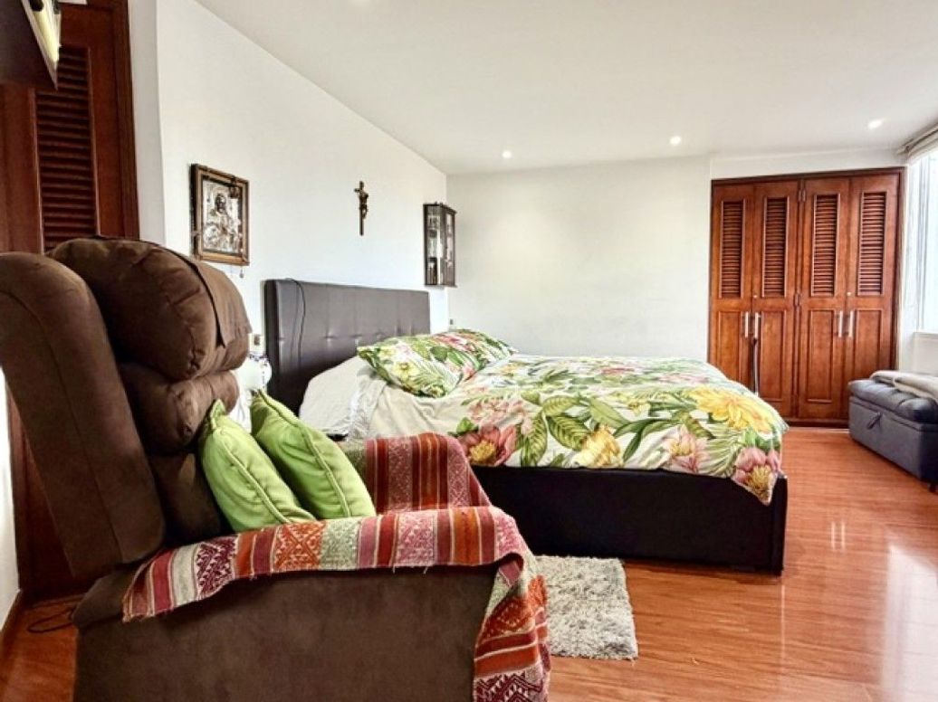 Apartamento de 4 alcobas en venta en Santa Barbara Central, Bogotá, 170 m² · foto 19 de 20