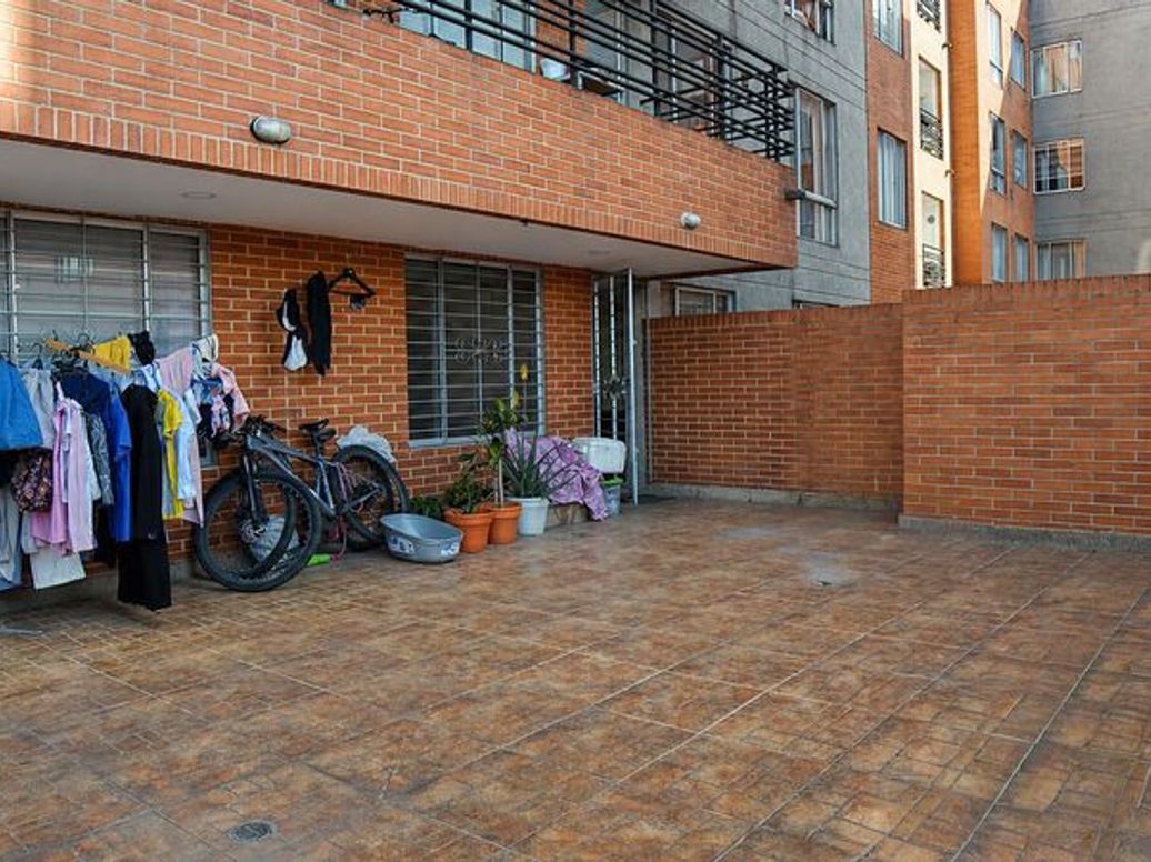 Apartamento de 3 alcobas en venta en Engativá, Bogotá, 85 m² · foto 12 de 14