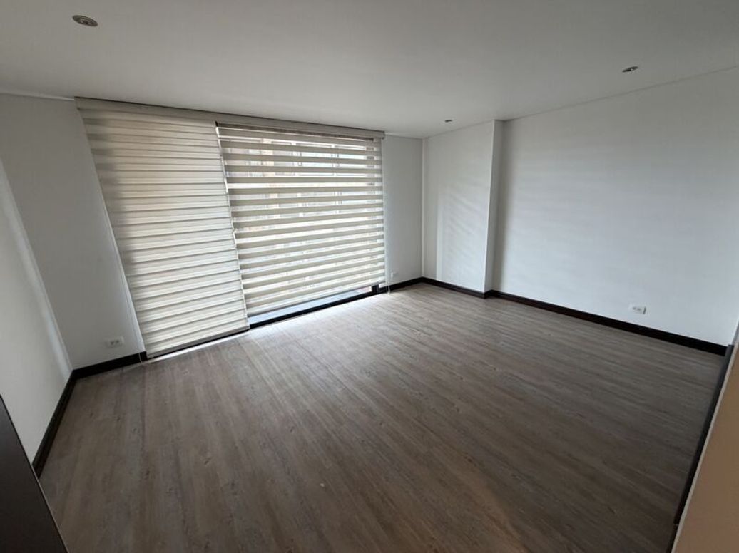 Apartaestudio en venta en Chicó Norte, Bogotá, 52 m² · foto 6 de 7