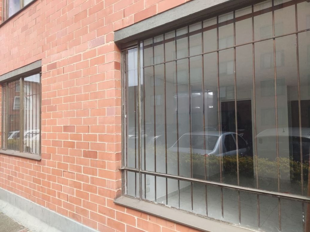 Apartamento de 2 alcobas en venta en Tibabuyes Universal, Bogotá, 43 m² · foto 2 de 20