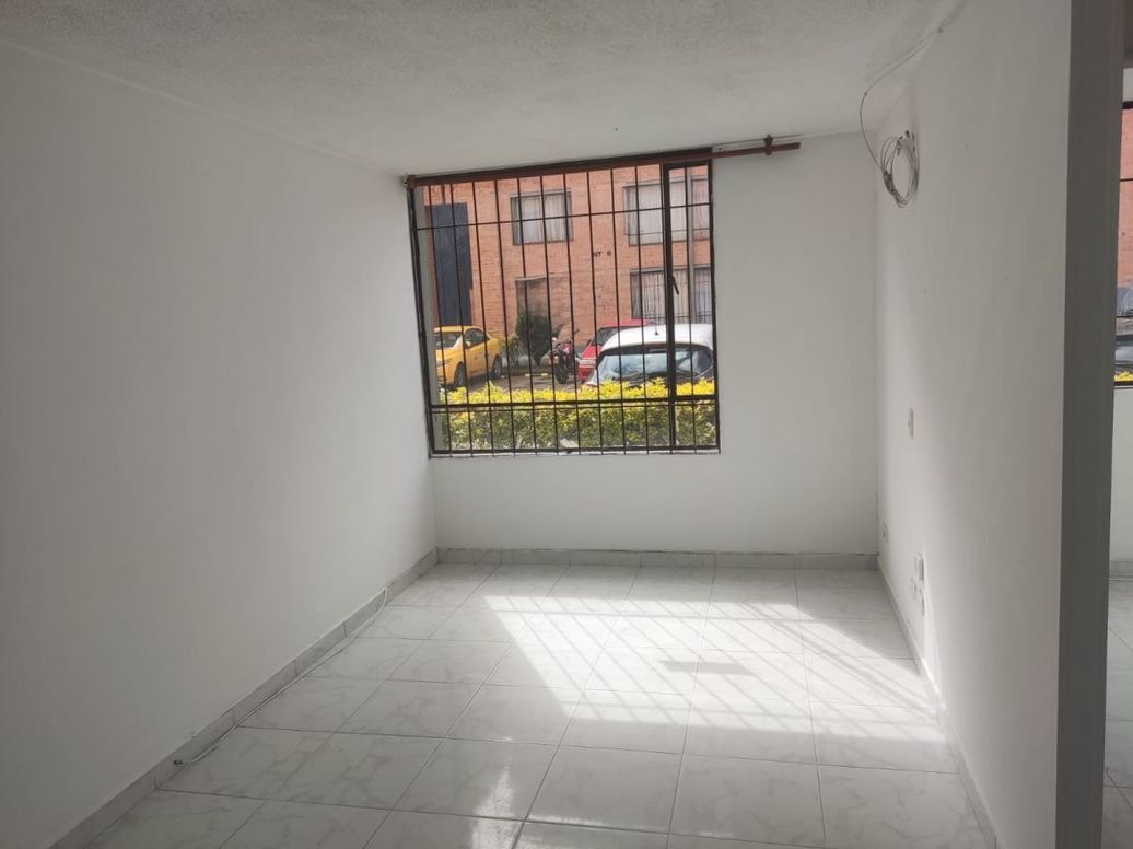 Apartamento de 2 alcobas en venta en Tibabuyes Universal, Bogotá, 43 m² · foto 4 de 20