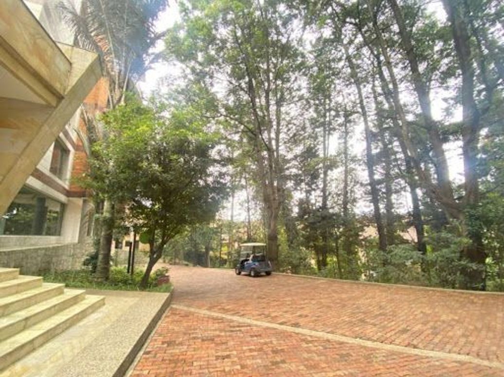 Apartamento de 4 alcobas en venta en Sotileza, Bogotá, 440 m² · foto 3 de 20