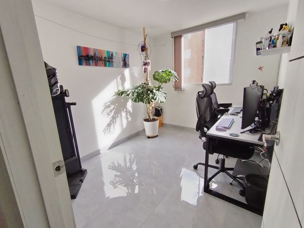 Apartamento de 2 alcobas en venta en Campo Alegre, Bogotá, 40 m² · foto 12 de 18