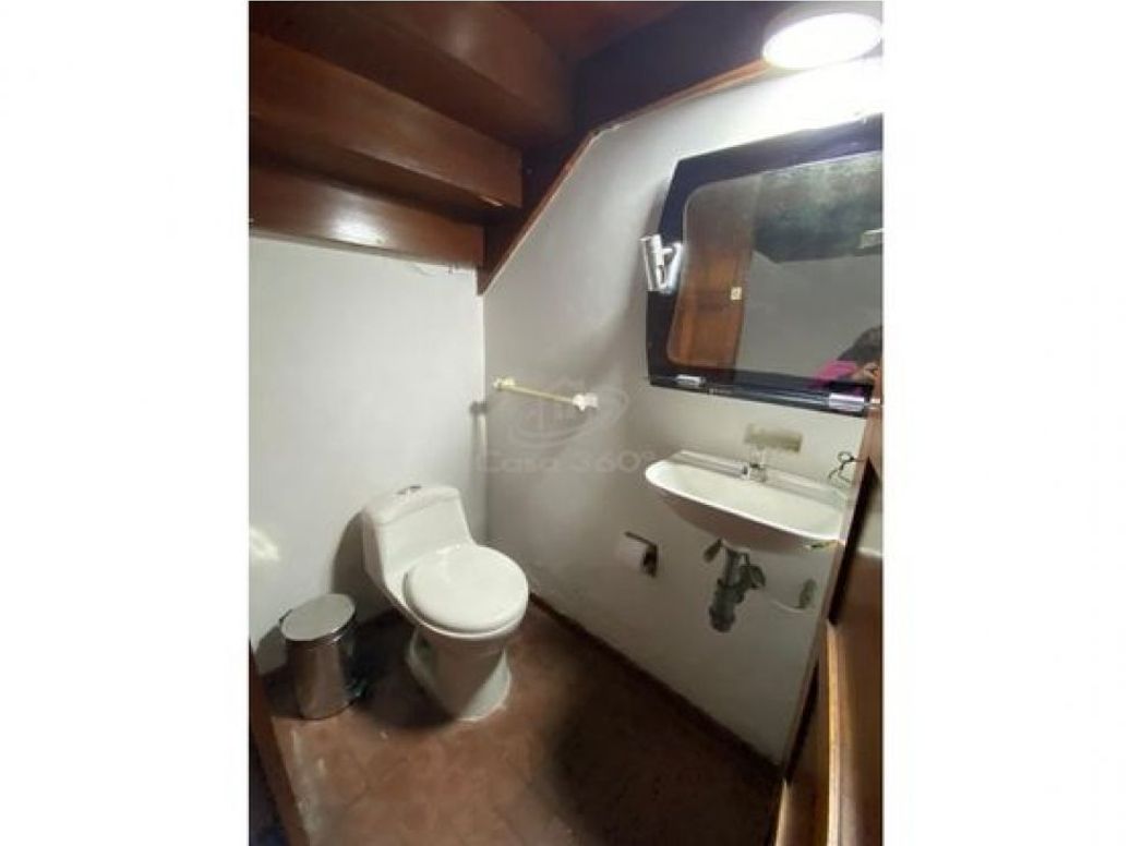 Casa de 3 alcobas en venta en San Luis, Bogotá, 315 m² · foto 2 de 20