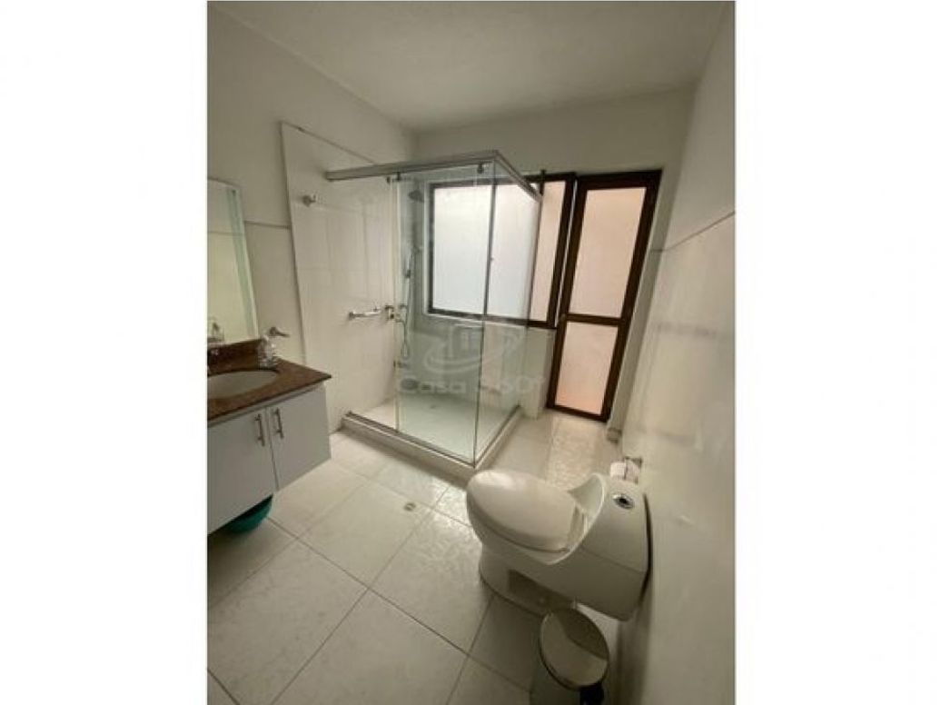 Casa de 3 alcobas en venta en San Luis, Bogotá, 315 m² · foto 3 de 20
