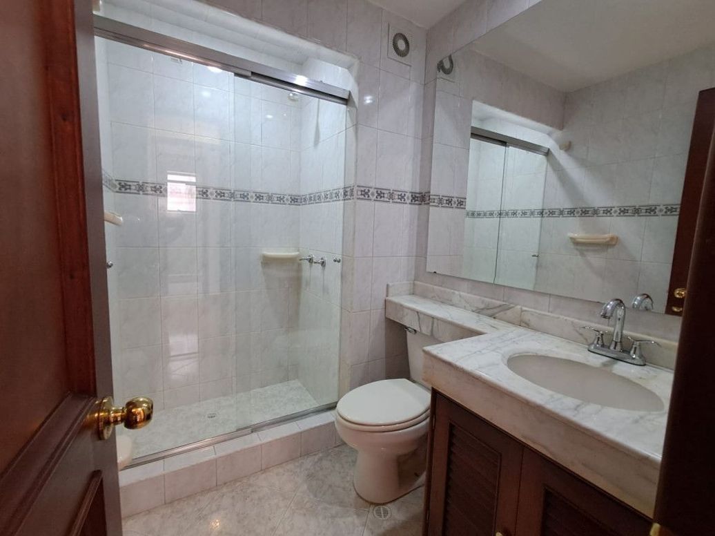 Apartamento de 1 alcoba en venta en San Patricio, Bogotá, 71 m² · foto 11 de 19