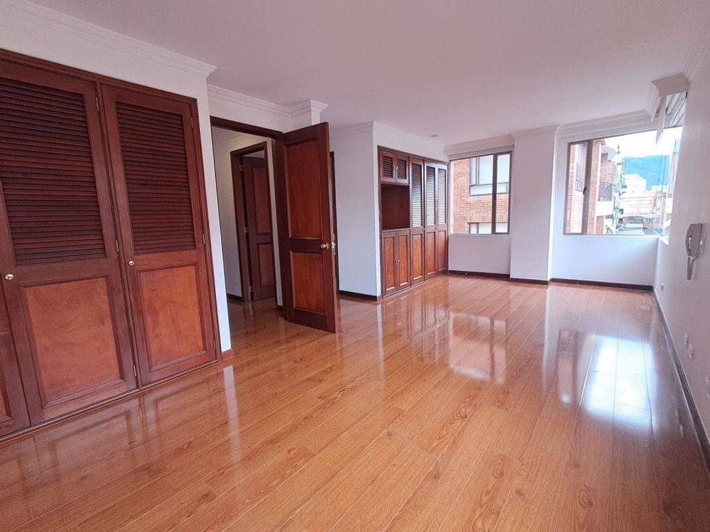 Apartamento de 1 alcoba en venta en San Patricio, Bogotá, 71 m² · foto 7 de 19