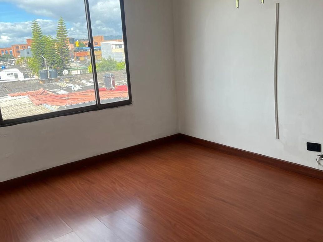 Apartamento de 4 alcobas en venta en Modelia Occidental, Bogotá, 68 m² · foto 5 de 11