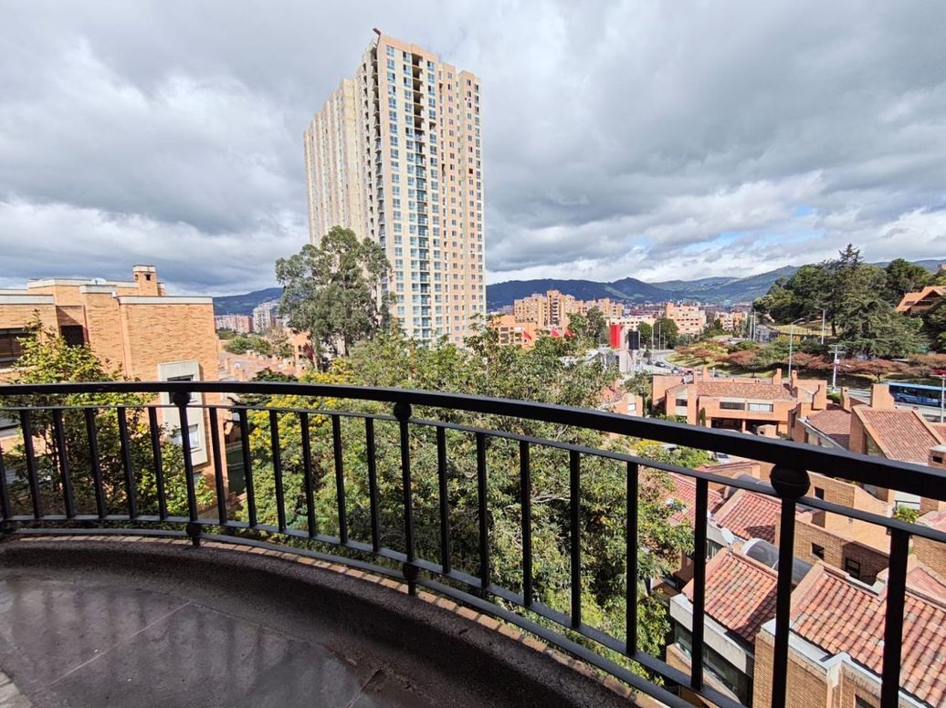 Apartamento de 3 alcobas en venta en Casa Blanca Suba, Bogotá, 152 m² · foto 2 de 19