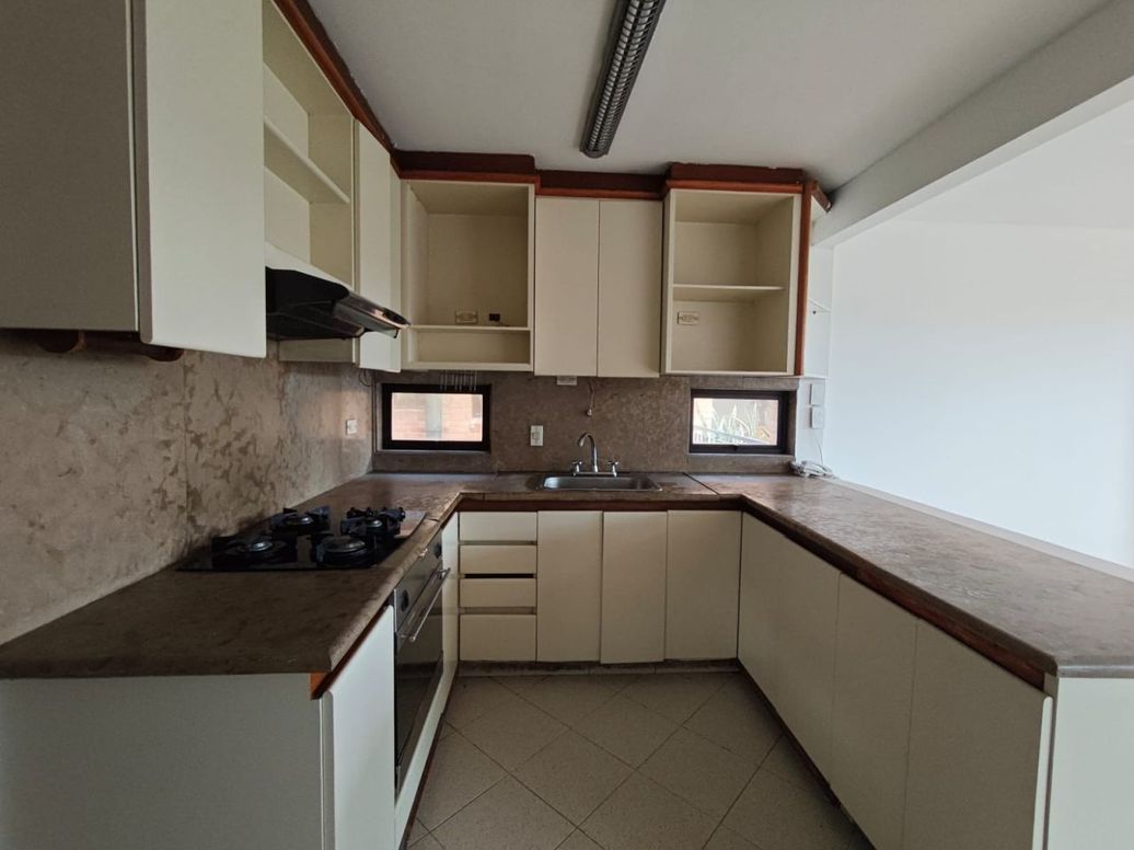 Apartamento de 3 alcobas en venta en Casa Blanca Suba, Bogotá, 152 m² · foto 5 de 19