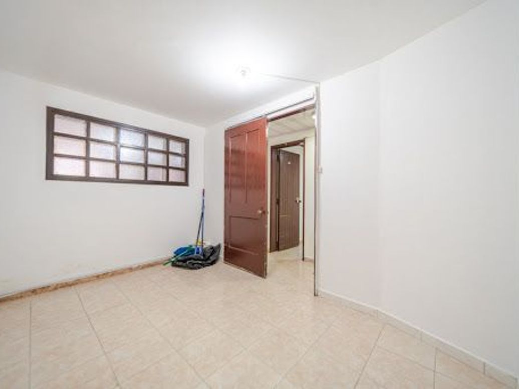 Casa de 18 alcobas en arriendo en La Soledad, Bogotá, 450 m² · foto 7 de 20