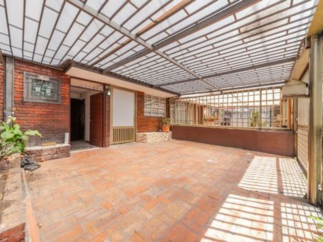 Casa de 18 alcobas en arriendo en La Soledad, Bogotá, 450 m² · foto 3 de 20