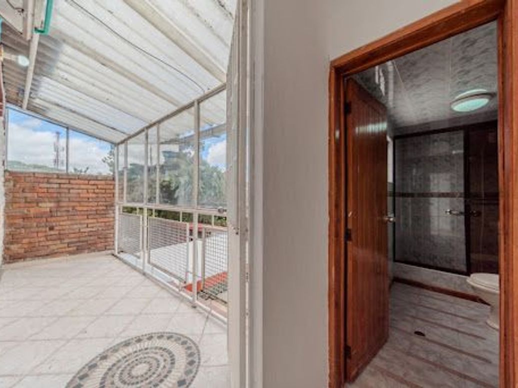 Casa de 18 alcobas en arriendo en La Soledad, Bogotá, 450 m² · foto 5 de 20