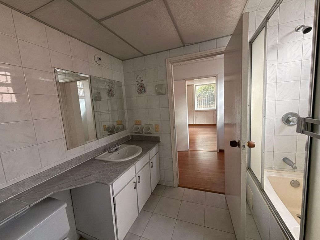 Apartamento de 3 alcobas en venta en Chico, Bogotá, 230 m² · foto 19 de 20