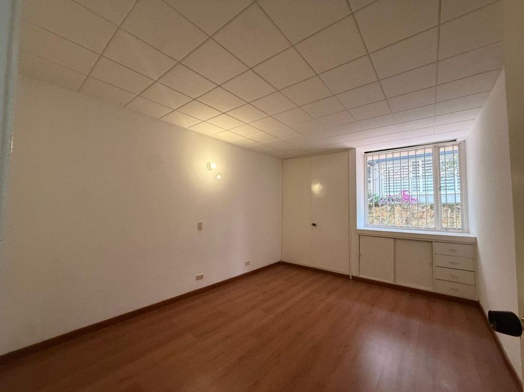 Apartamento de 3 alcobas en venta en Chico, Bogotá, 230 m² · foto 13 de 20