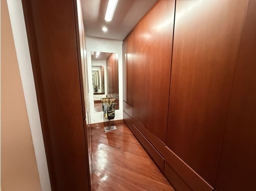 Apartamento de 3 alcobas en venta en Colinas De Suba, Bogotá, 221 m² · foto 11 de 20