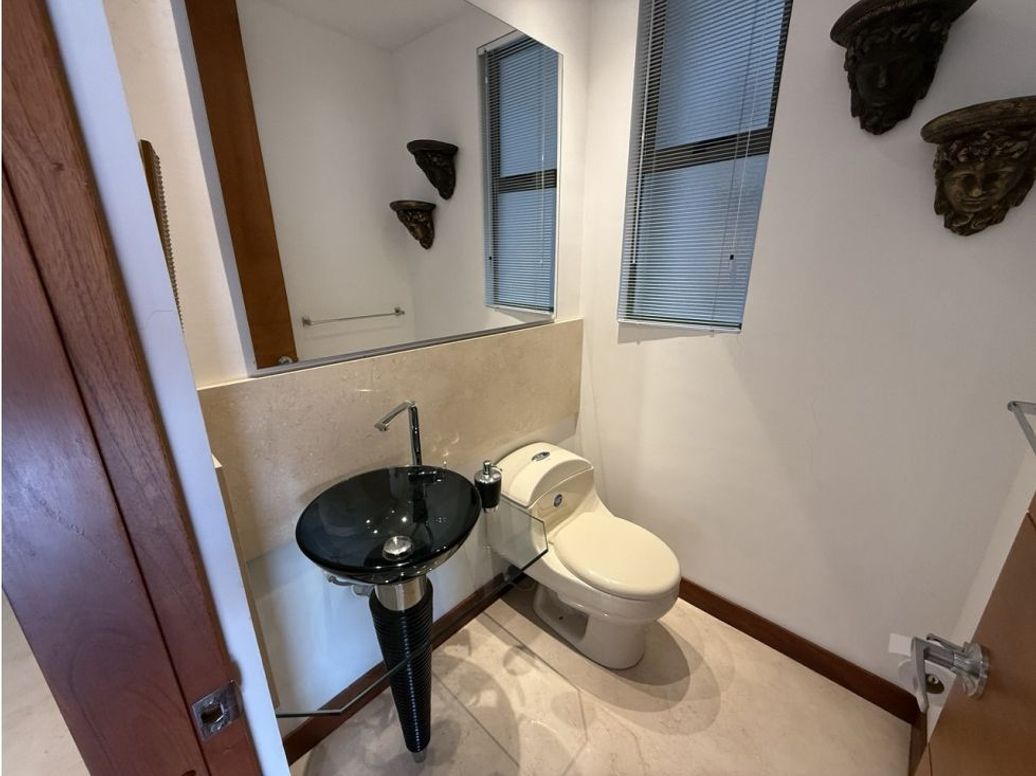 Apartamento de 3 alcobas en venta en Colinas De Suba, Bogotá, 221 m² · foto 19 de 20
