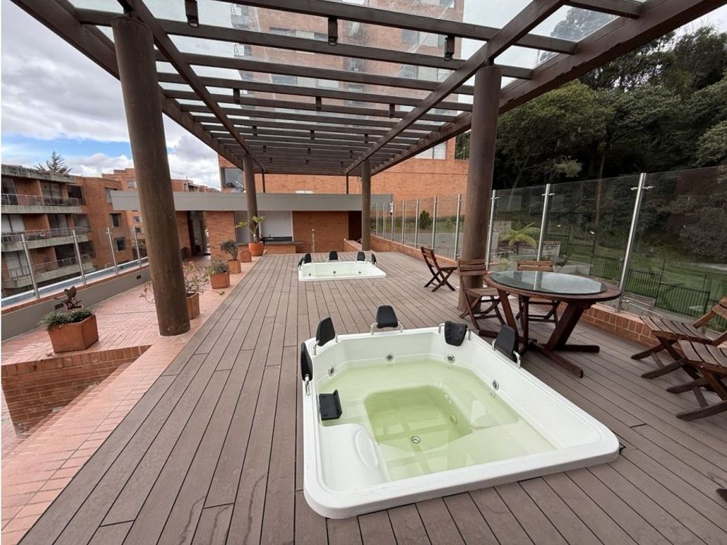 Apartamento de 3 alcobas en venta en Colinas De Suba, Bogotá, 221 m² · foto 18 de 20