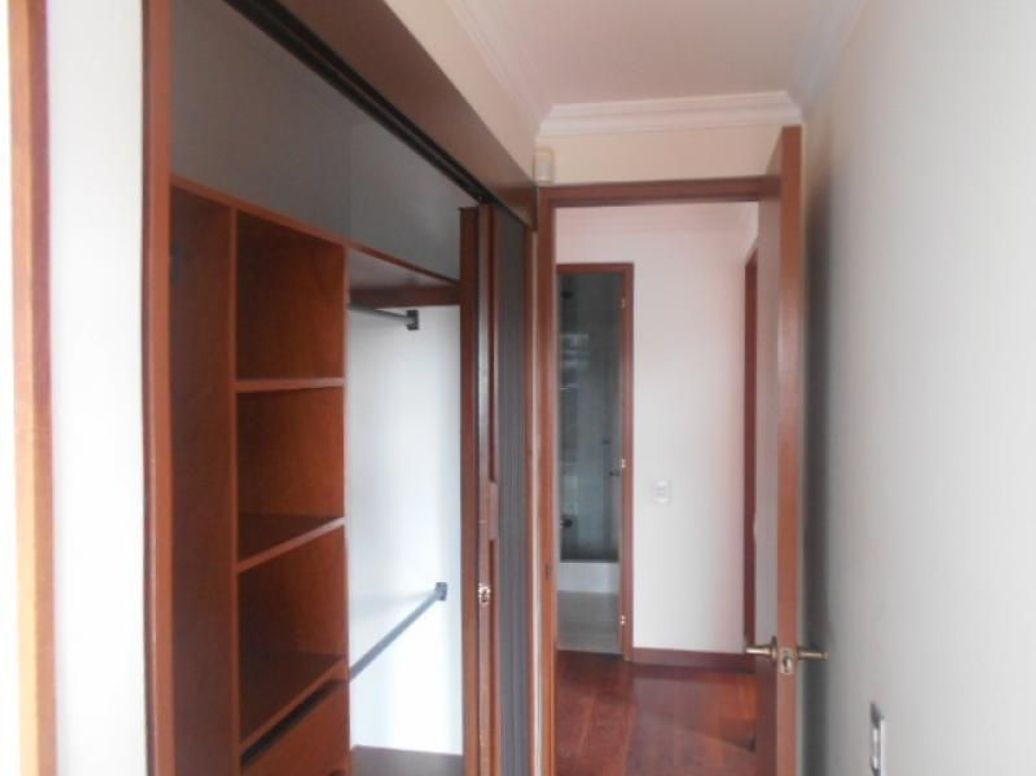 Apartamento de 2 alcobas en venta en Parque Popular Salitre, Bogotá, 71 m² · foto 8 de 20