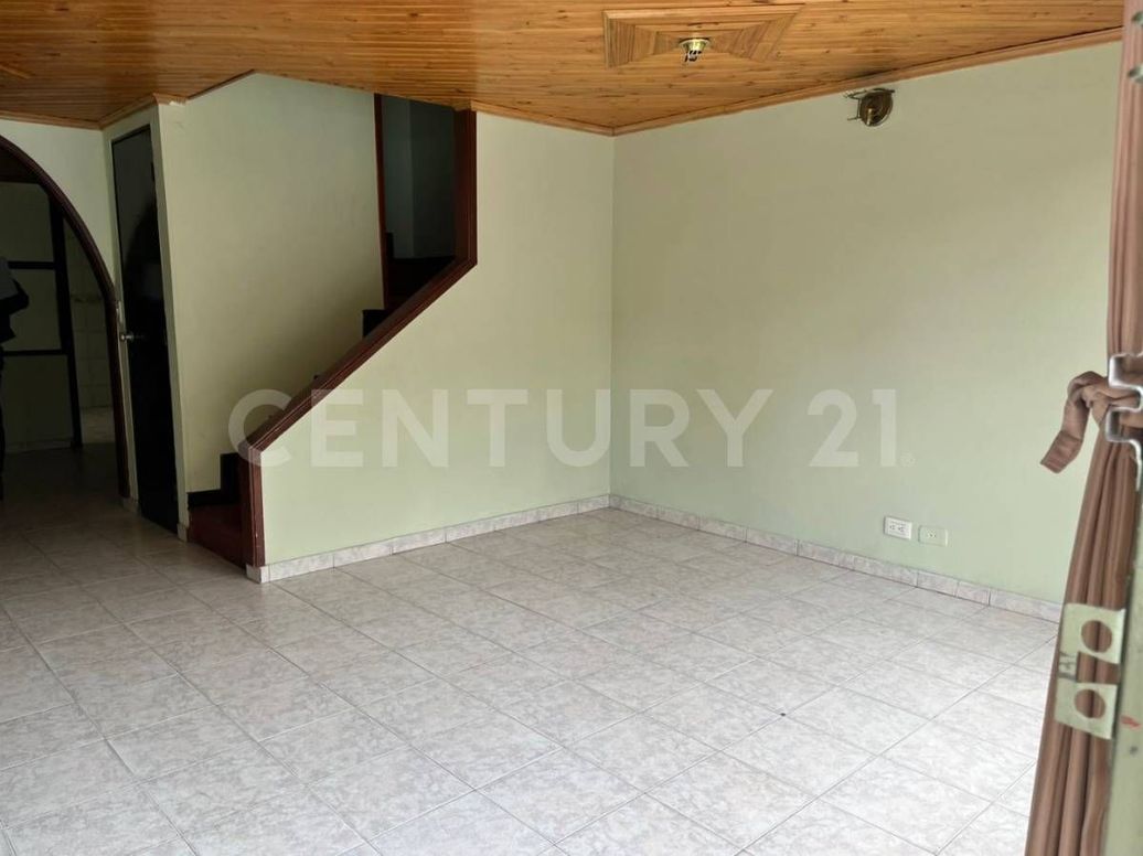 Casa de 4 alcobas en venta en Villas De Granada, Bogotá, 127 m² · foto 2 de 20