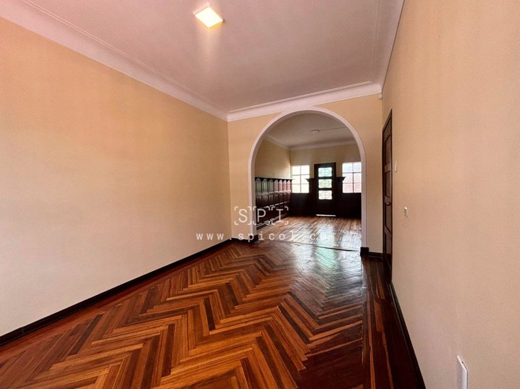 Casa de 6 alcobas en venta en Banco Central, Bogotá, 250 m² · foto 6 de 20