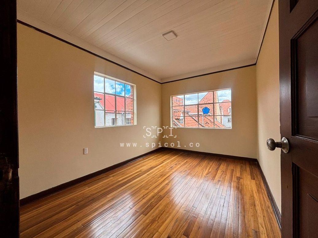 Casa de 6 alcobas en venta en Banco Central, Bogotá, 250 m² · foto 19 de 20
