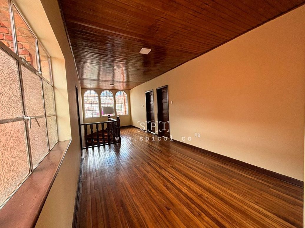 Casa de 6 alcobas en venta en Banco Central, Bogotá, 250 m² · foto 20 de 20
