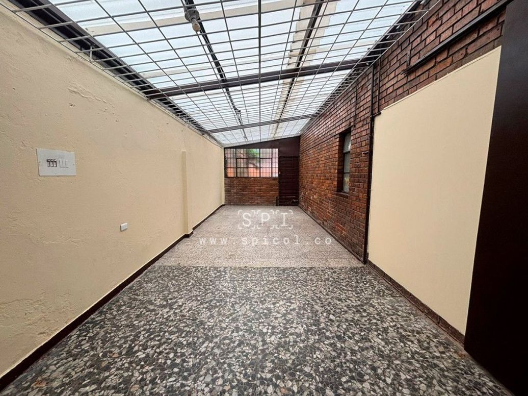 Casa de 6 alcobas en venta en Banco Central, Bogotá, 250 m² · foto 3 de 20
