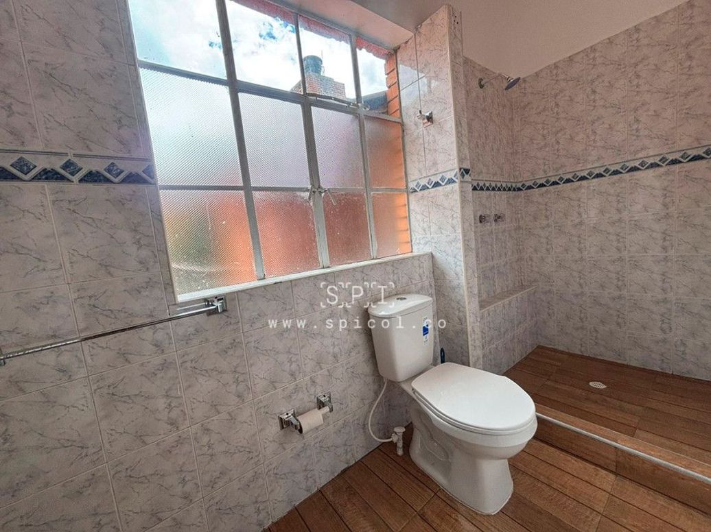 Casa de 6 alcobas en venta en Banco Central, Bogotá, 250 m² · foto 5 de 20