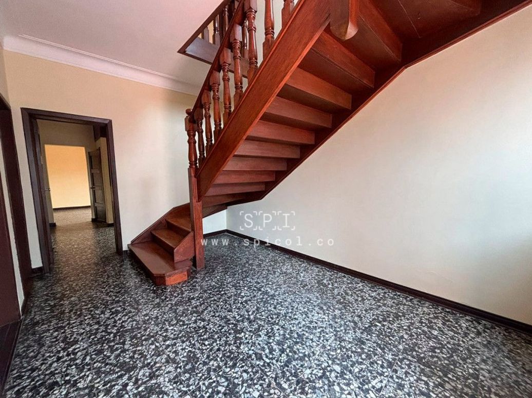 Casa de 6 alcobas en venta en Banco Central, Bogotá, 250 m² · foto 14 de 20