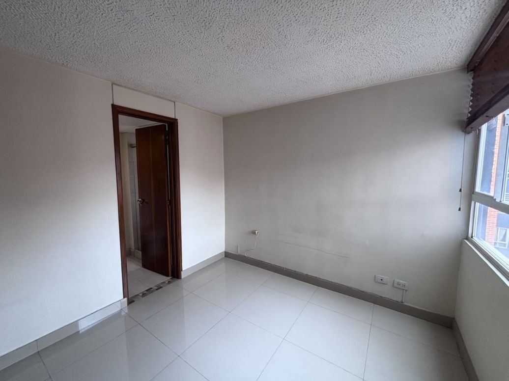 Apartamento de 2 alcobas en venta en San Andrés, Bogotá, 50 m² · foto 4 de 15
