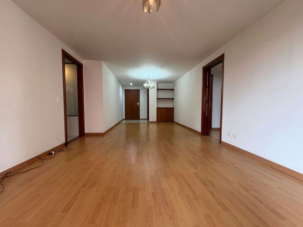 Apartamento de 3 alcobas en venta en Mónaco, Bogotá, 126 m² · foto 3 de 20