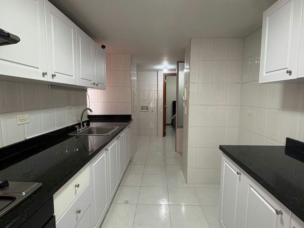 Apartamento de 3 alcobas en venta en Mónaco, Bogotá, 126 m² · foto 5 de 20