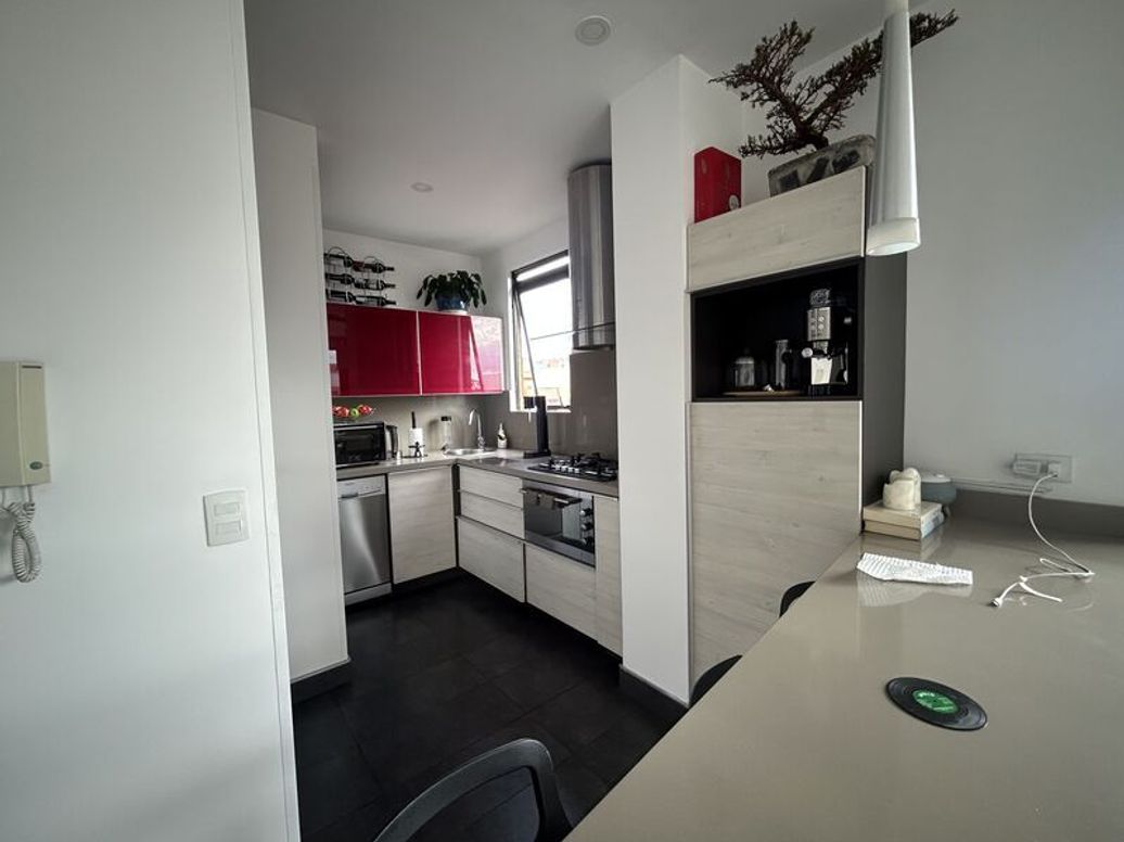 Apartamento de 1 alcoba en venta en Santa Barbara Occidental, Bogotá, 65 m² · foto 8 de 12