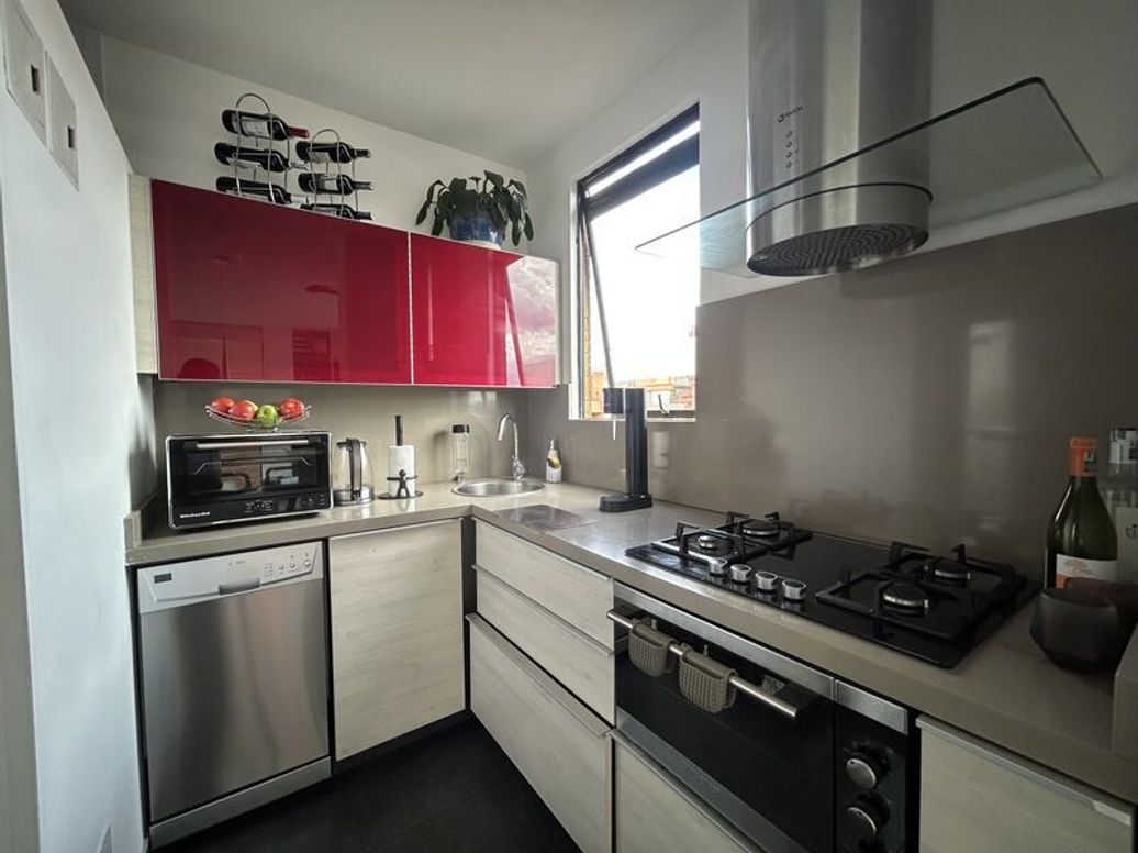 Apartamento de 1 alcoba en venta en Santa Barbara Occidental, Bogotá, 65 m² · foto 9 de 12