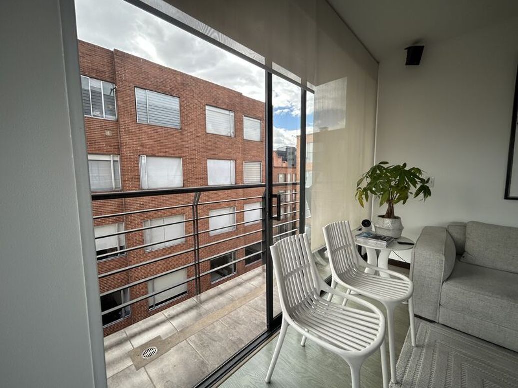 Apartamento de 1 alcoba en venta en Santa Barbara Occidental, Bogotá, 65 m² · foto 11 de 12